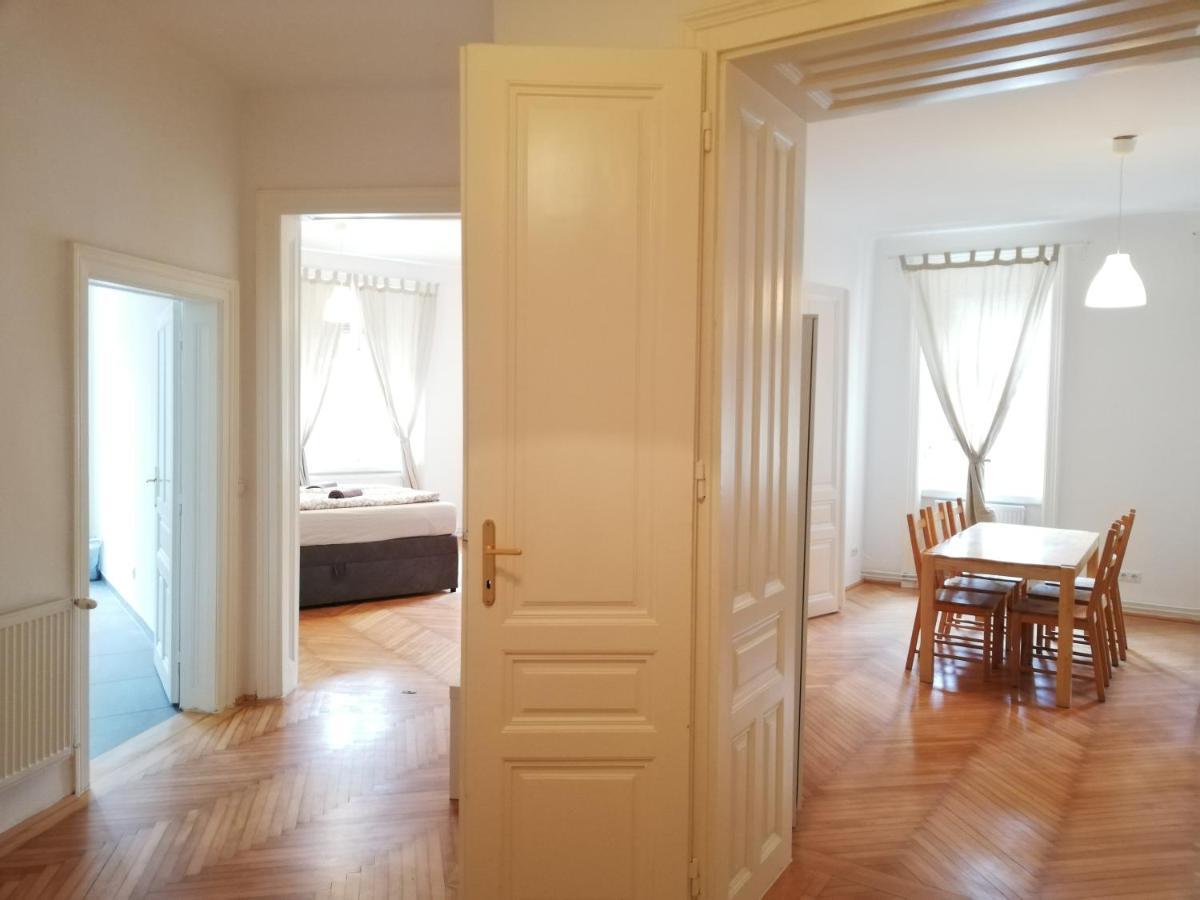 Central Living - Schoenbrunn Apartament *