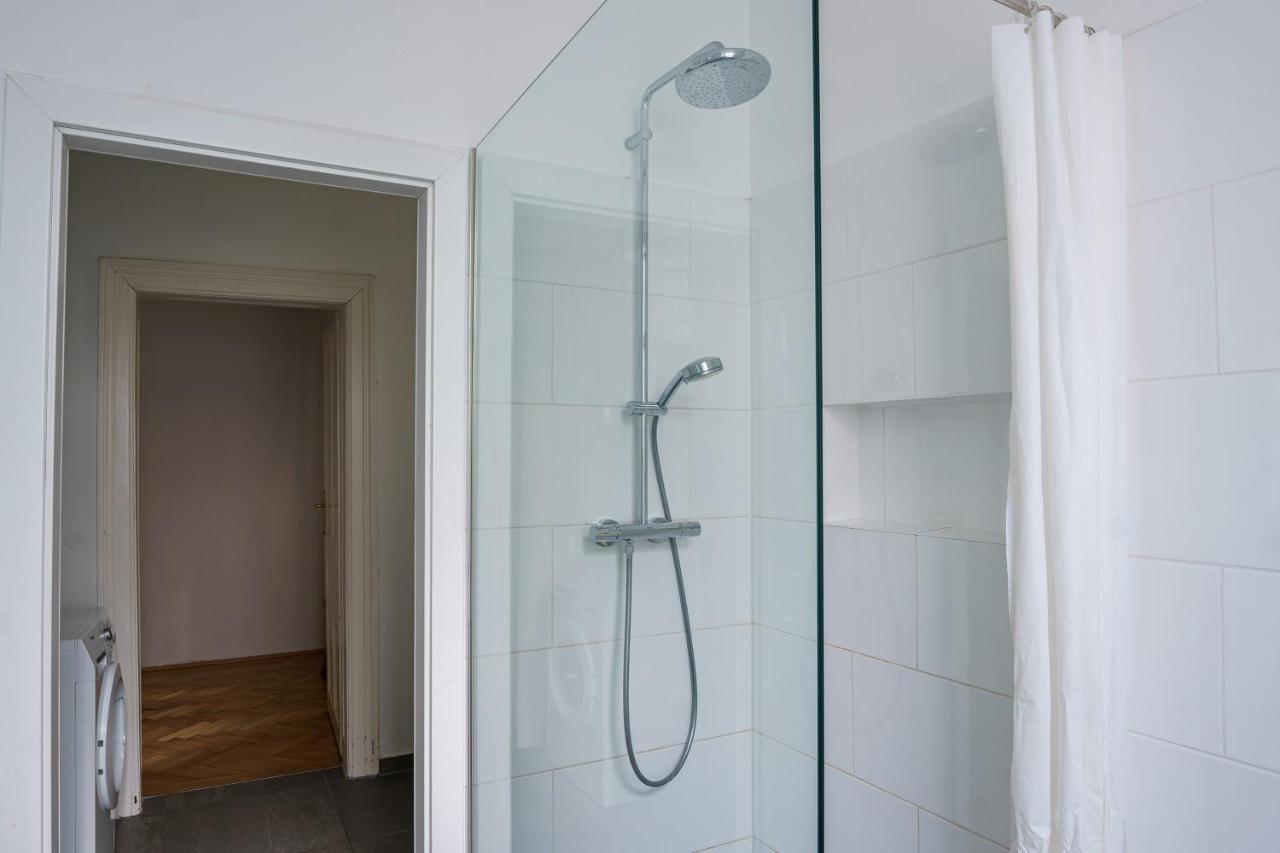 Central Living - Schoenbrunn Apartament *